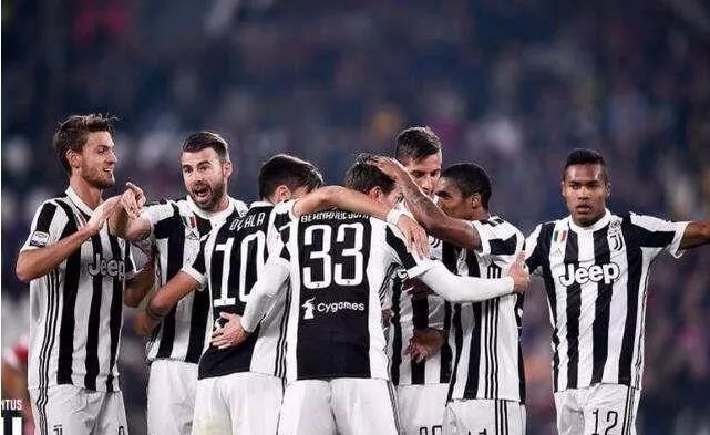 哥本哈根球迷单场向场内投掷83枚烟花，俱乐部被罚15万克朗