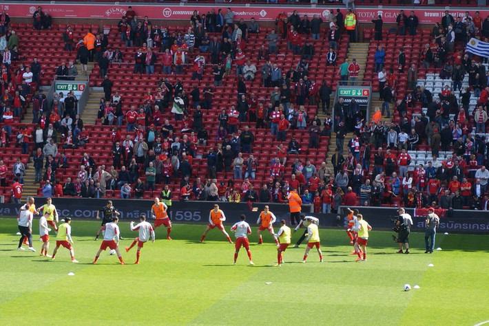 英超半场：米伦科维奇乌龙巴里破门，埃弗顿2-0诺丁汉森林（英超半场战报：米伦科维奇自摆乌龙、巴里建功，埃弗顿2-0领先诺丁汉森林）