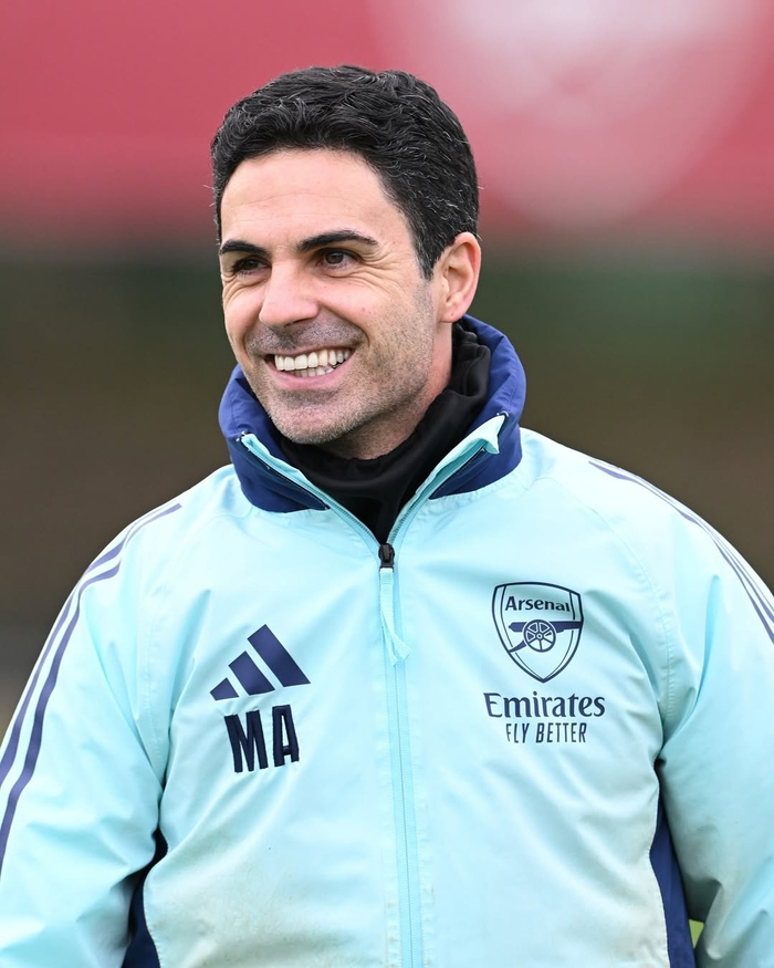 镜报：维拉主帅埃梅里有意雅克松，切尔西标价8000万镑