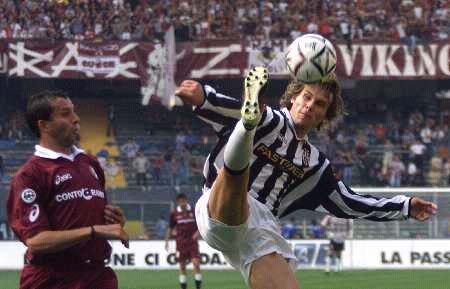 送圣诞礼物？凯夫伦：伊尔迪兹想要什么就给什么，我买单（凯夫伦：圣诞礼物任伊尔迪兹挑，费用我来承担）