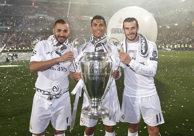 里夫斯14分7助攻＆艾顿10分，湖人半场轰出67分