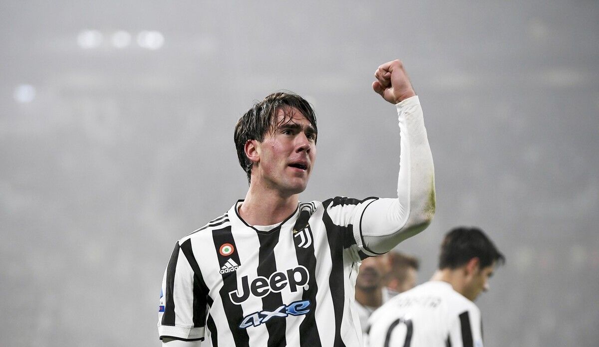 40岁前曼城队长费尔南迪尼奥退役，效力曼城9年5夺英超冠军（40岁的前曼城队长费尔南迪尼奥宣布退役，九年曼城生涯斩获5座英超冠军）