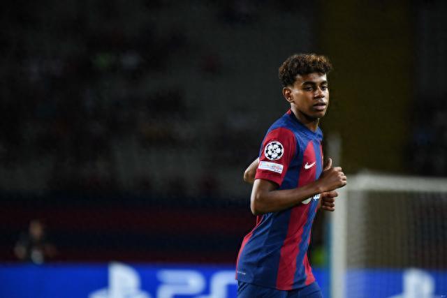 B费谈C罗被罚下：这是足球里会发生的事，他知道自己犯了错误（B费评C罗染红：足球场上常有的事，他已明白自己有错）