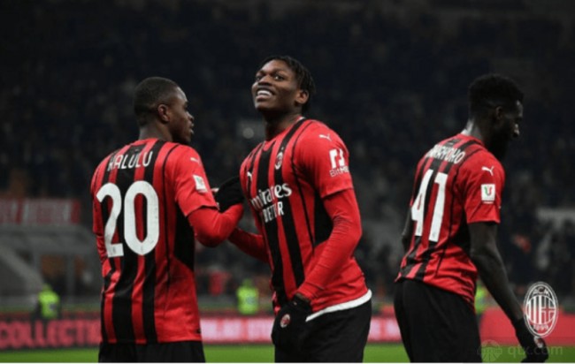 最疯狂的补时，足球的魅力都在这（补时最狂，这才是足球的魅力）