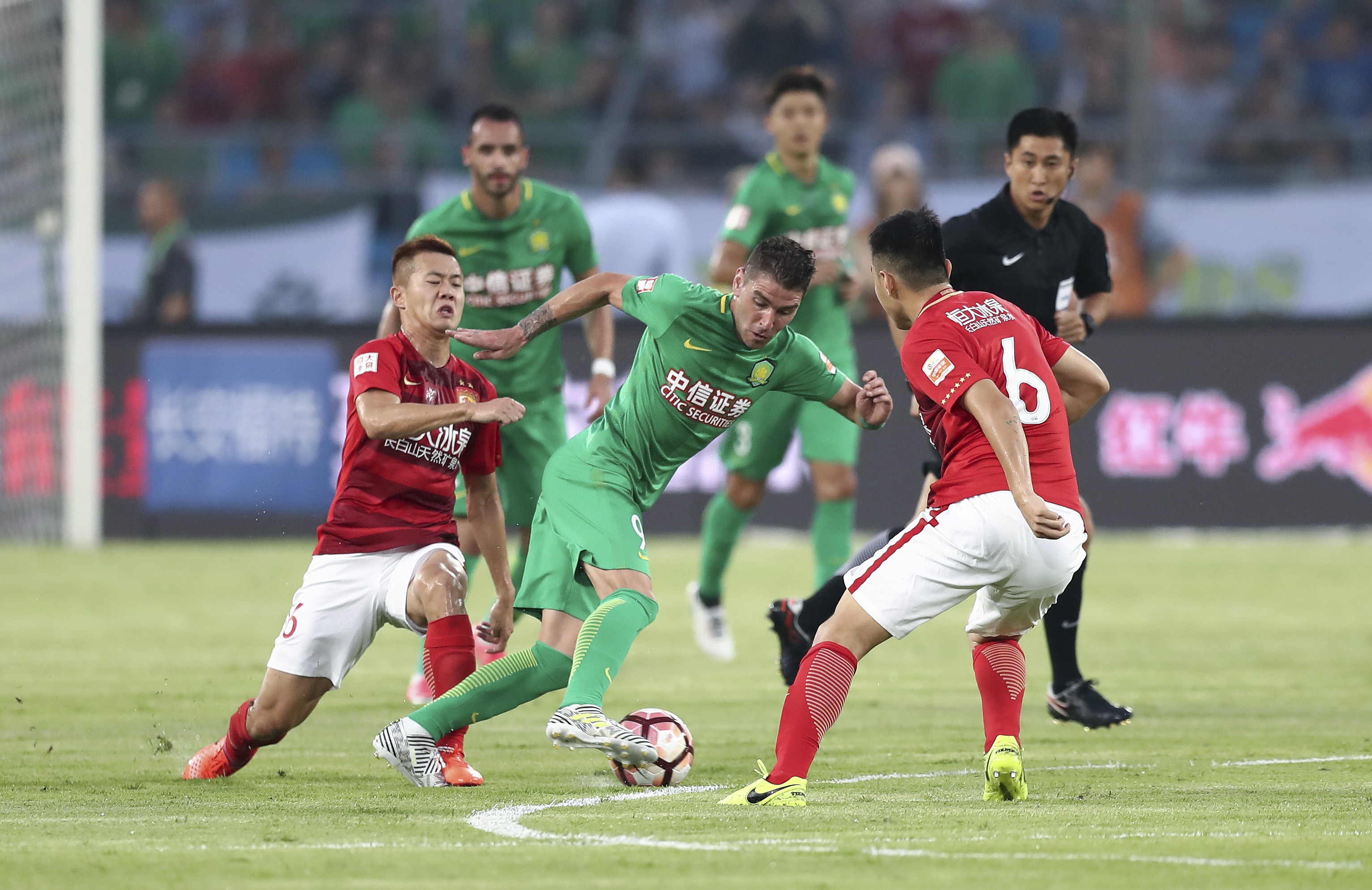 韩K前瞻：浦项铁人拿分可保亚冠资格，全北现代客场5战不败（韩职联前瞻：浦项铁人抢分即可锁定亚冠门票，全北现代客场近5战不败）